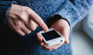 怎么喊一声手机能答应 需要有这个功能