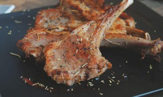 煎羊排家常做法 一道美味佳肴