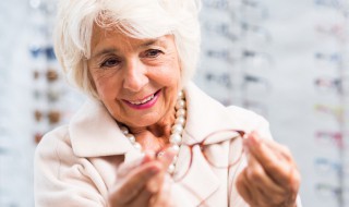 老花镜买什么样的好 如何挑选老花镜