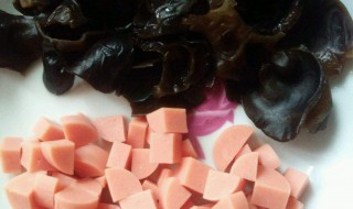 木耳火腿的做法 你有没有吃过这道菜呢？