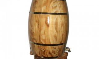 木制酒桶怎么装酒 原来可以这样