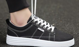 板鞋怎么才能鸭舌不斜 你可以这样做