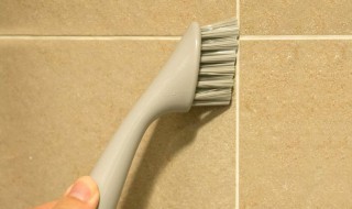 地板不平可以使用发泡剂吗 发泡填缝剂可以用来填充木地板吗