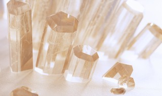 水晶有荧光吗 水晶会发射荧光吗