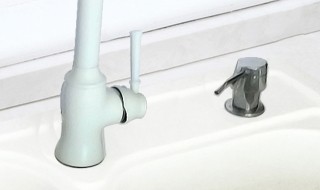 洗菜盆旁边的小孔如何安装洗涤剂 水槽旁边的小洞是干什么用的