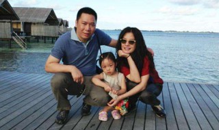 赵薇第一个男朋友是谁 什么背景