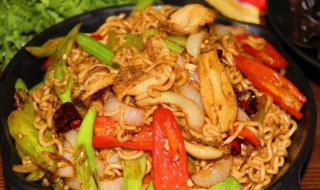 焖方便面做法图解 一道懒人方便面