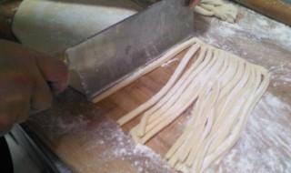 刀切拉面做法图解 这样做面条很劲道