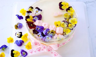 鲜花慕斯做法图解 三色堇鲜花慕斯的做法