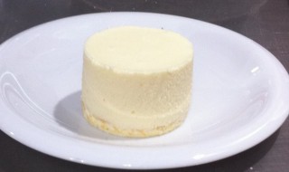 白巧克力慕斯的做法 快来吃个小甜点