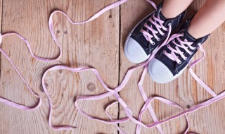 鞋带怎么绑才正确 鞋带绑才正确的方法