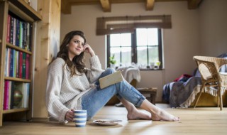 牛仔裤多久洗一次比较好 多长时间洗一次牛仔裤比较好