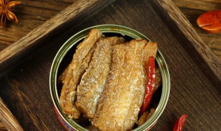 带鱼罐头怎么做的 这样煎来吃更好吃