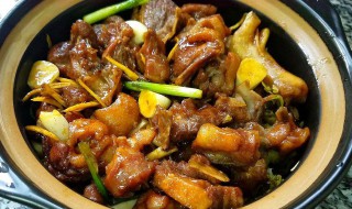 怎样做酸菜蒸鸭肉 酸菜蒸鸭肉的做法