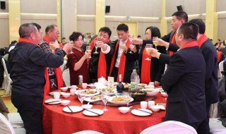 年会经典简短的祝酒词 年会经典简短的祝酒词范文