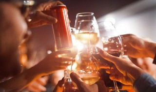 简短年会祝酒词大全简单实用 经典简短的祝酒词分享