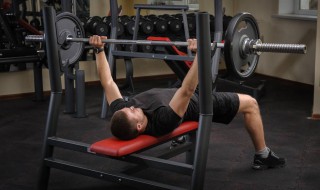 拉肩带动作怎么做 拉肩带动作怎么做正确