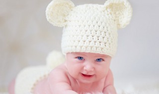 晒宝宝自己吃饭的句子 有哪些可爱说说