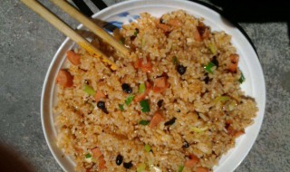 火腿杂粮炒饭如何做 火腿杂粮炒饭的做法