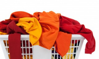 衣服熨烫痕迹去除方法 衣服熨烫痕迹去除方法是什么