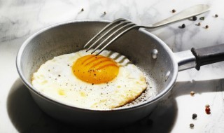 如何在家自制鸟巢鸡蛋饼 自制鸟巢鸡蛋饼的做法