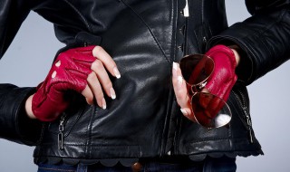 翻毛皮衣怎么清洗最干净 怎么清洗翻毛皮衣