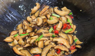 炒鲜香菇用不用焯水 炒鲜香菇用焯水吗