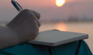 一个人享受安静的夜晚说说 一个人享受安静的夜晚的经典句子