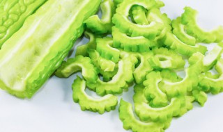 苦瓜木耳凉拌的做法 苦瓜木耳凉拌的做法步骤