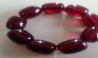 女人戴血珀的禁忌 女人戴血珀有什么禁忌呢