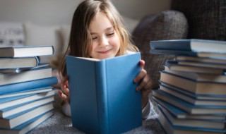 鳞次栉比的读音和意思 鳞次栉比的近义词