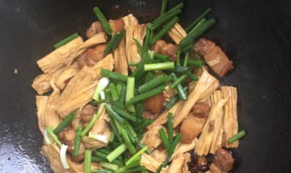 腐竹牛肉做法图解 好吃就在这一步
