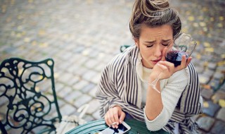 女性喝酒为什么会哭 女性喝酒的危害是什么