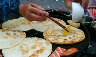 做鸡蛋灌饼怎么和面 小吃摊鸡蛋灌饼和面方法