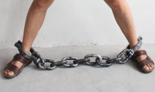 犯人可以戴几副手铐 你都知道吗