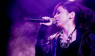 怎么学唱歌的基本功 怎么学唱歌