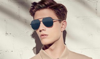 长脸适合什么眼镜 选镜架粗的更能突显气质