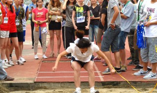 立定跳远快速训练方法 立定跳远的练习方法和技巧