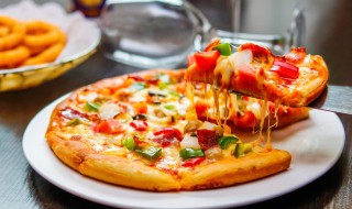 披萨的面饼怎么做的 好吃简单的披萨面饼的做法