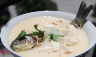 让汤浓白的方法 如何让鱼汤浓白