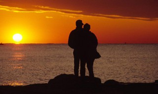 两个人相见恨晚的句子 两个人相见恨晚的句子集锦