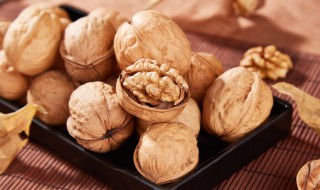 挑核桃最简单的方法 这样选出来的最饱满