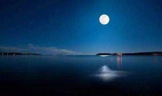 潭面无风镜未磨的意思 望洞庭原文及翻译