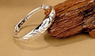 怎么清洗银手镯 清洗银手镯的方法