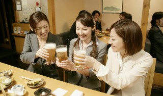 酒德是什么意思 酒德的解释