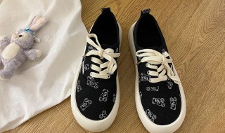 布鞋沾上泥水后怎样清洗干净 布鞋泥水怎样清洗