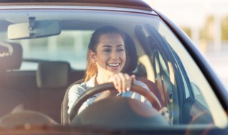 车里喷香水的正确方法是什么 车里喷香水的正确方法介绍