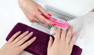 手黑黄适合的美甲颜色是什么 手黑黄适合的美甲颜色