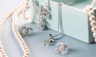 银首饰脏了怎样清洗变干净 银首饰脏了清洗干净方法