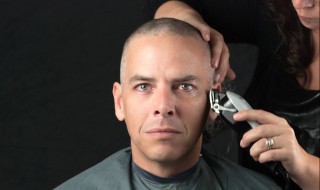 怎么刮光头又亮又白 如何剃出最光的光头